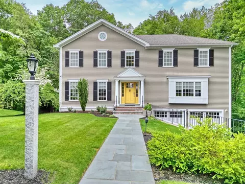 24 Cory Ln, Reading, MA 01867