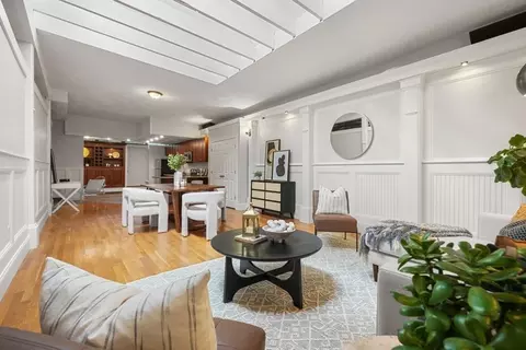 515 Franklin St #4, Cambridge, MA 02139