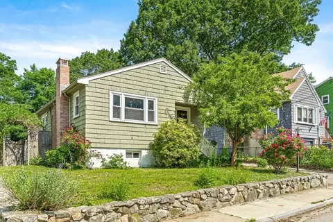 25 Grandview St, Roslindale, MA 02131