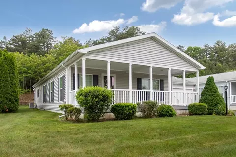 55 Willowbend Blvd, Plymouth, MA 02360
