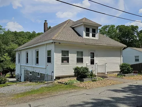 147 Edgewood Ave, Methuen, MA 01844