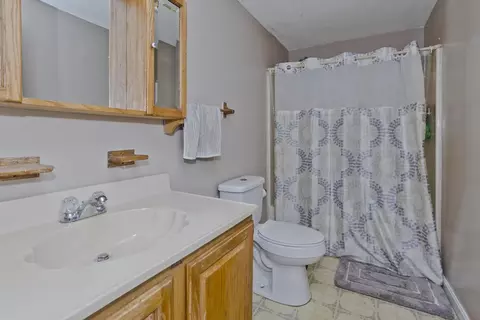 391 Plumtree Rd, Springfield, MA 01118 photo 32