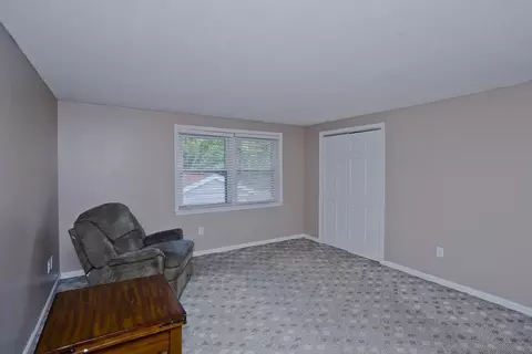 391 Plumtree Rd, Springfield, MA 01118 photo 31