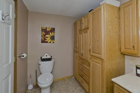 391 Plumtree Rd, Springfield, MA 01118 photo 21