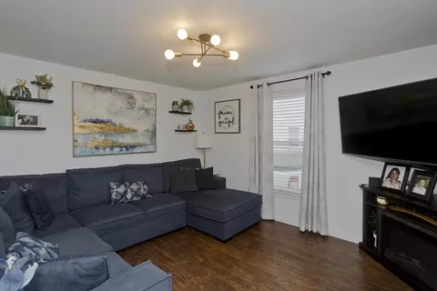 391 Plumtree Rd, Springfield, MA 01118 photo 6