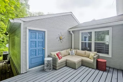 391 Plumtree Rd, Springfield, MA 01118 photo 39