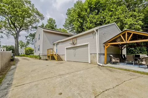 391 Plumtree Rd, Springfield, MA 01118 photo 4