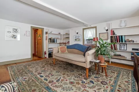 16 Pine St, Gloucester, MA 01930 photo 4