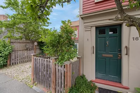 16 Pine St, Gloucester, MA 01930 photo 3