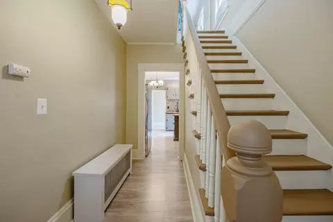 Entry Way - 38 Nye St, Chicopee, MA 01020 photo 3 of 5