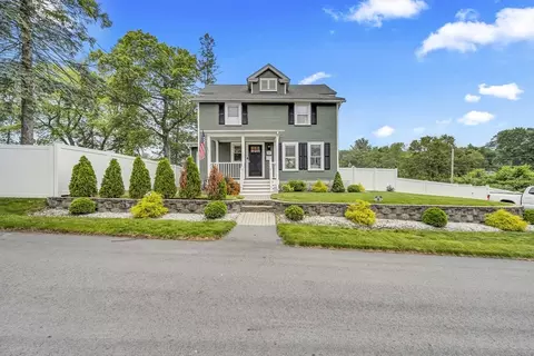 26 Woodbine St, Chelmsford, MA 01824