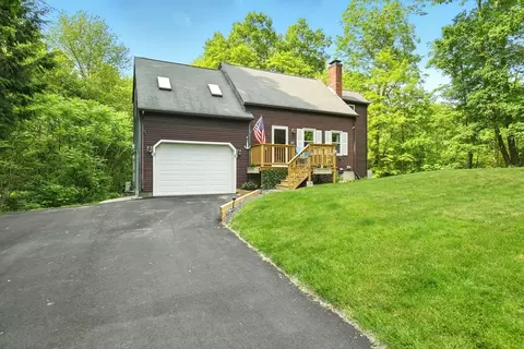 171 White Fox Rd, Feeding Hills, MA 01030