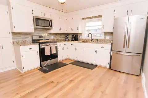 33 Savoy Ave, Springfield, MA 01104 photo 11