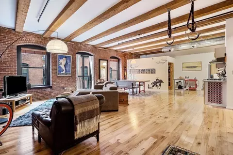 21 Wormwood St #420, Boston, MA 02210