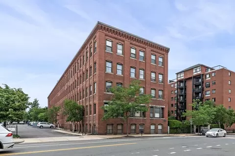 50 Rantoul St #502, Beverly, MA 01915
