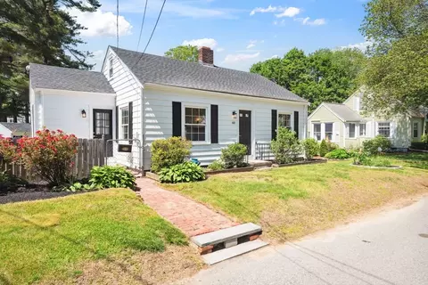 60 Woodland Rd, Bellingham, MA 02019