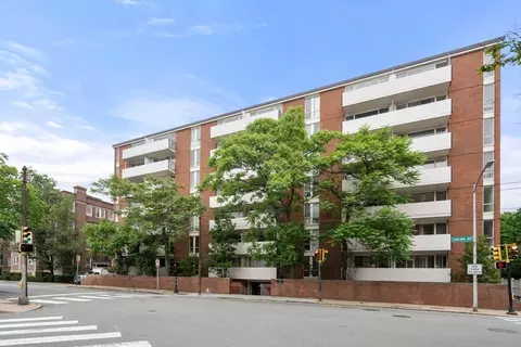 29 Concord Ave #302, Cambridge, MA 02138