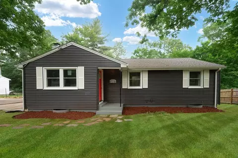 44 Sunset Dr, Northborough, MA 01532
