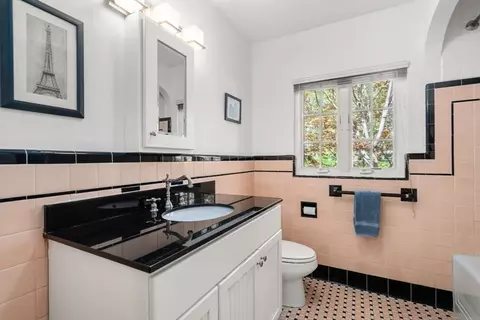 36 Blake Rd, Brookline, MA 02445 photo 24