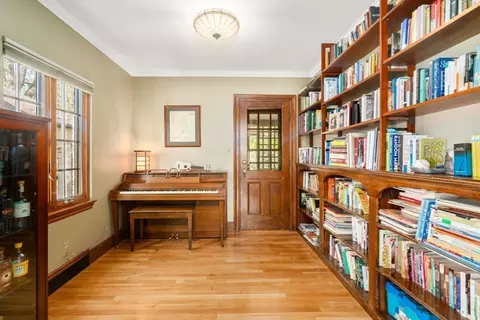 36 Blake Rd, Brookline, MA 02445 photo 12