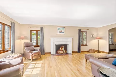36 Blake Rd, Brookline, MA 02445 photo 2