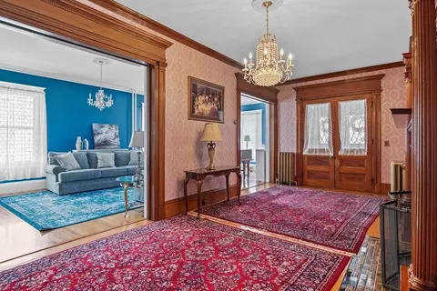38 Pleasant St, Everett, MA 02149 photo 4