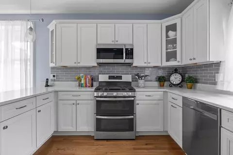 38 Pleasant St, Everett, MA 02149 photo 14