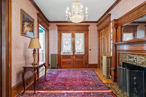 38 Pleasant St, Everett, MA 02149 photo 3