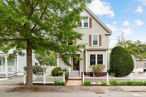 6 Francis Ave, Wakefield, MA 01880