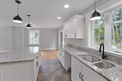 21 Stephanie Dr, Gardner, MA 01440