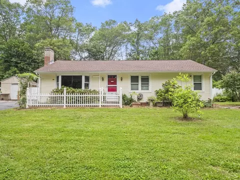 21 Hartwell St, West Boylston, MA 01583