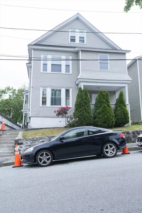 82-84 Jamaica St, Lawrence, MA 01843