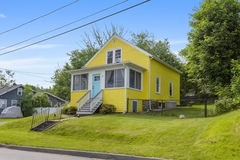 Exterior - 52 Kalmar St, Worcester, MA 01606 photo 2 of 10