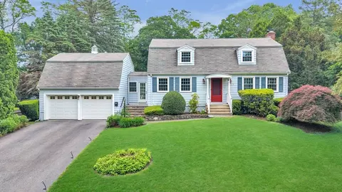 35 Circle Rd, Lexington, MA 02420