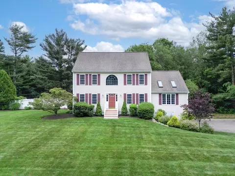 96 High St, Plainville, MA 02762