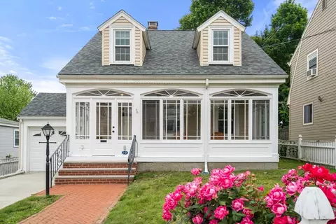 19 Banks St, Winthrop, MA 02152