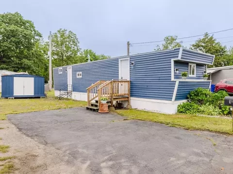 1 Lisa Dr, Taunton, MA 02780