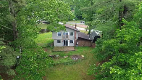 56 Shore Dr, Upton, MA 01568 photo 2