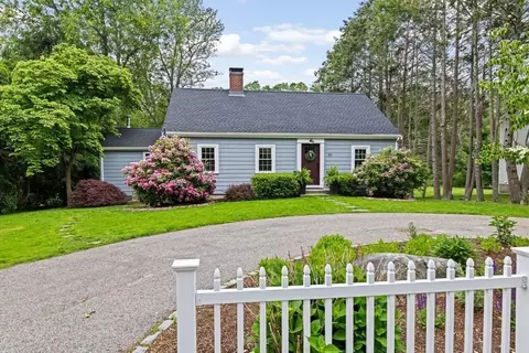 111 Tiffany Rd, Norwell, MA 02061