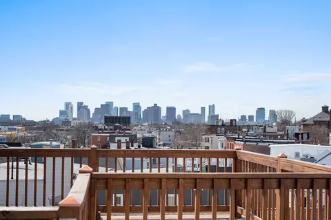 439 Chelsea St #3, Boston, MA 02128