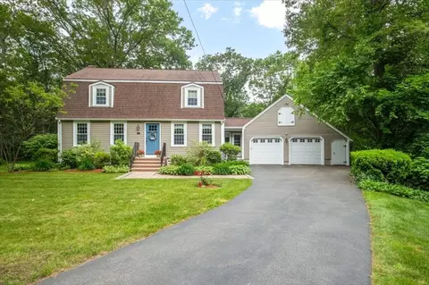 22 Fern Dr, Walpole, MA 02081
