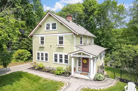 27 Holland Rd, Melrose, MA 02176