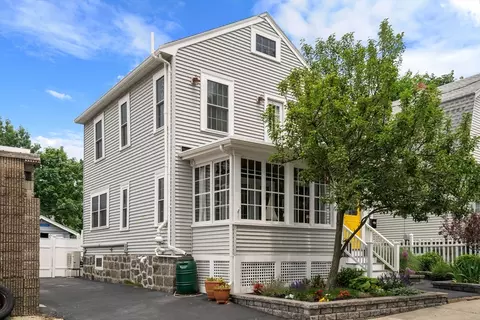 8 Nahant Ave, Boston, MA 02122