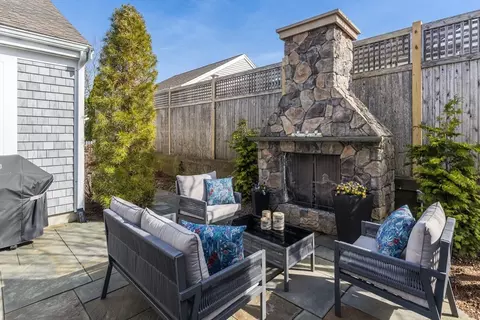21 Whitcomb Gdn #21, Plymouth, MA 02360