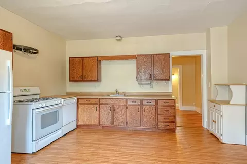 19 Winter St, Framingham, MA 01702 photo 4