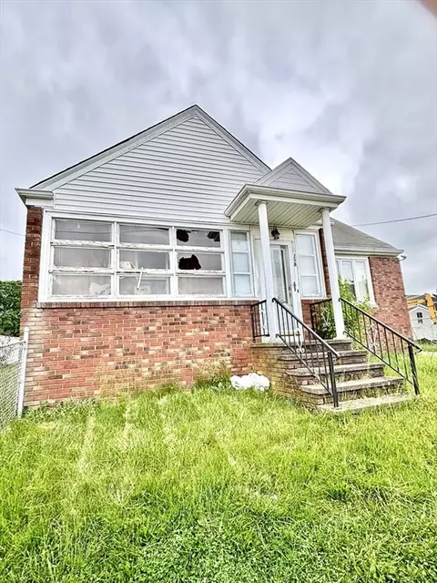 298 King St, Fall River, MA 02724