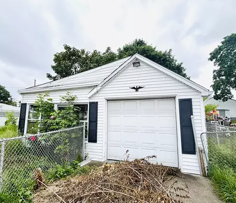 298 King St, Fall River, MA 02724 photo 3