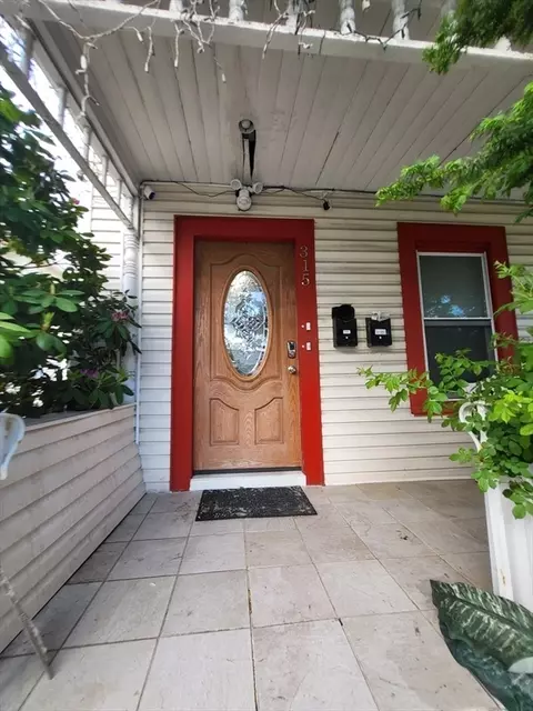 315 Main St, Everett, MA 02149 photo 2
