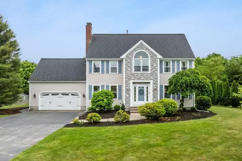 12 Waterbury Ln, Easton, MA 02356