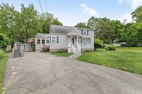 110 Kearney Dr, Lowell, MA 01852
